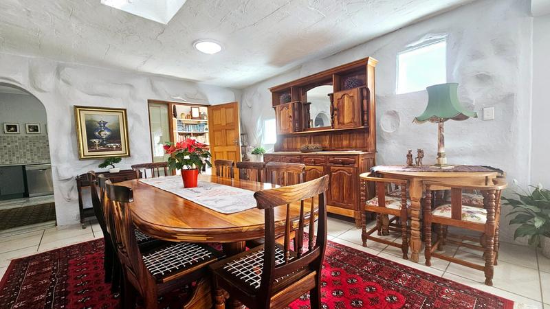 6 Bedroom Property for Sale in Fraaiuitsig Western Cape